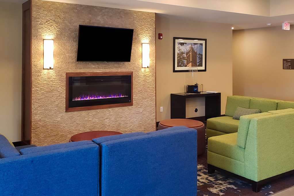 Comfort Inn & Suites Ames Near Isu Campus Interior photo